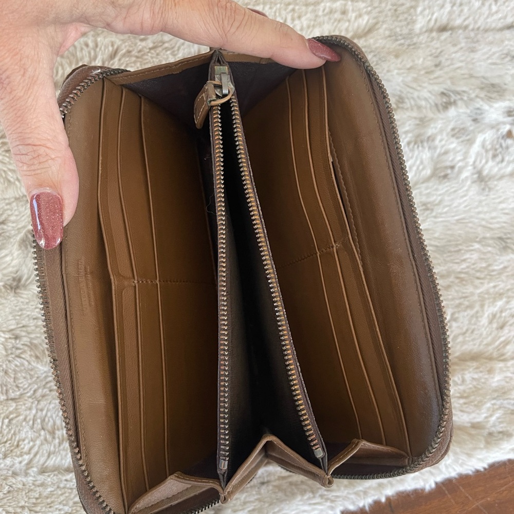 Bottega Veneta Brown Intrecciato Zip-around Leather Wallet - Picture 11 of 11